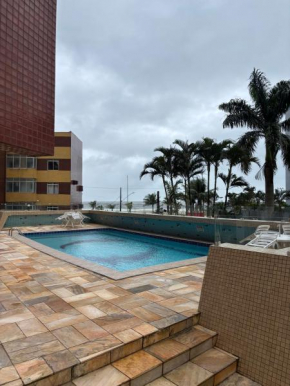 Apto em Caiobá beira mar